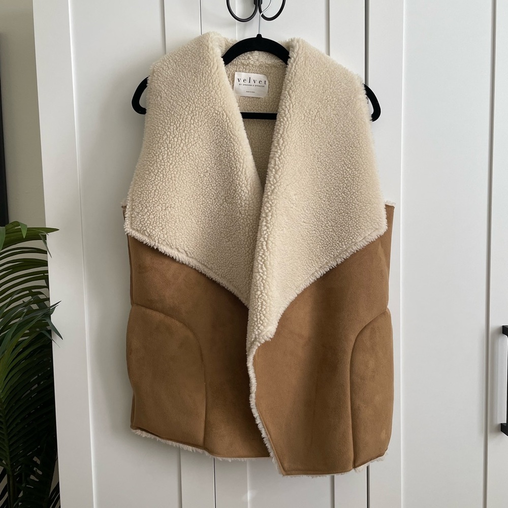 Velvet by Graham & Spencer faux Shearling and Suede Cozy Vest Size S/M